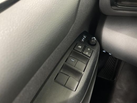 Toyota Yaris 1.5 Hybrid 130 Executive ActivLease financial lease