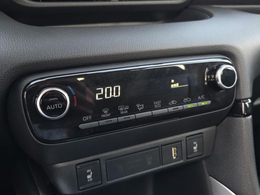 Toyota Yaris 1.5 Hybrid Dynamic Edition | Apple CarPlay | Stoel+Stuurverwarming | Rijklaar incl. garantie | ActivLease financial lease