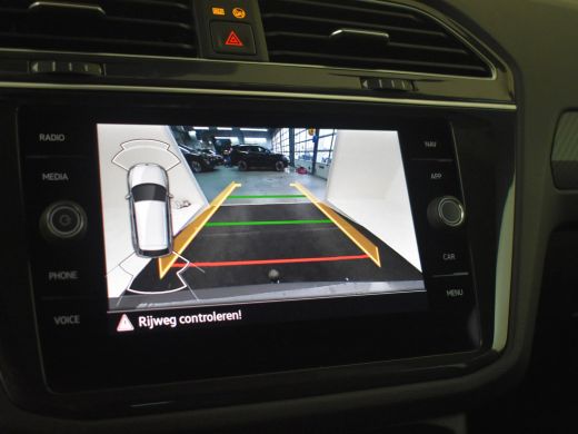 Volkswagen Tiguan 1.4 TSI eHybrid R-Line Business+ 245pk | TREKHAAK | CAMERA | STOELVERW. | NVAIGATIE | ADAPT. CRUI... ActivLease financial lease