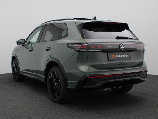 Volkswagen Tiguan 1.5 eHybrid R-Line Edition 272PK DSG Pano-Schuifdak, Black Style, Trekhaak, 20" LM Velgen, Head-U... ActivLease financial lease