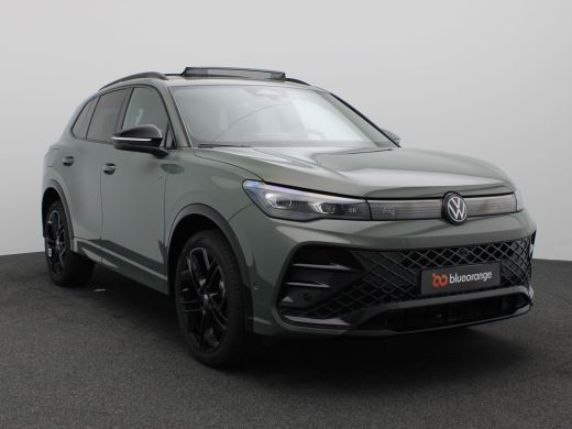 Volkswagen Tiguan 1.5 eHybrid R-Line Edition 272PK DSG Pano-Schuifdak, Black Style, Trekhaak, 20" LM Velgen, Head-U... ActivLease financial lease
