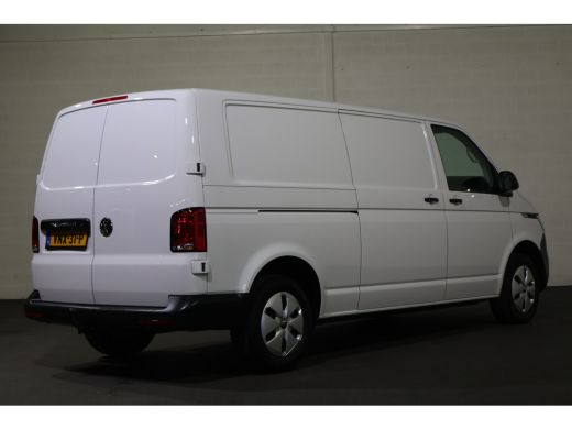 Volkswagen Transporter 2.0 TDI L2 H1 Automaat Inrichting ActivLease financial lease