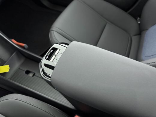 Volvo  EX30 Twin Motor Performance Ultra 69 kWh | Warmtepomp | Stoel + Stuur verwarming | Extra getint Glas |... ActivLease financial lease