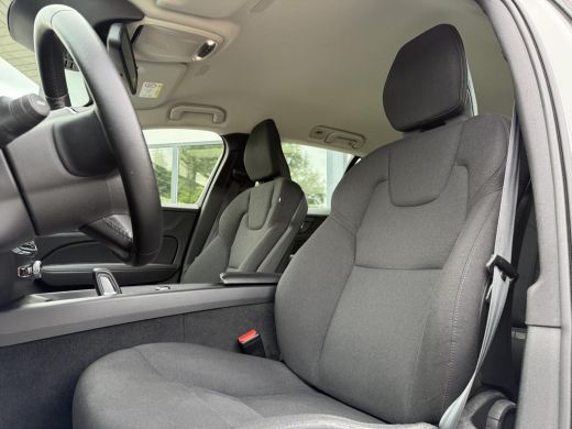 Volvo  V60 2.0 B3 Aut. 163pk MHEV Momentum | Trekhaak | Navi | LED | Camera |  LMV | ActivLease financial lease