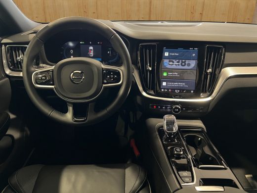 Volvo  V60 2.0 T6 AWD Plus Dark Harmen & Kardon | Verwarmde voorruit, voorstoelen en stuur | Navigatie | ActivLease financial lease