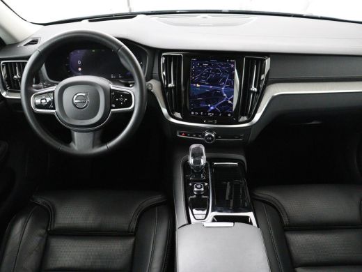Volvo  V60 2.0 T8 Plug-in AWD Ultimate Bright | Panoramadak | Trekhaak | Leder | Stoelventilatie | 360 Camer... ActivLease financial lease