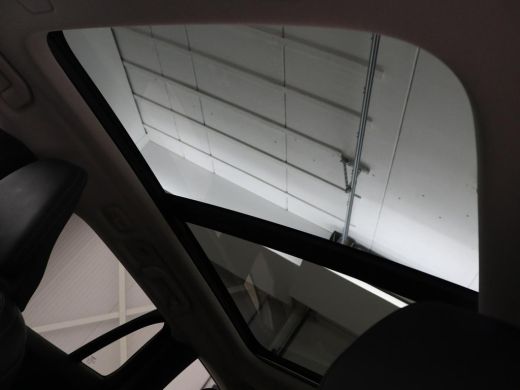 Volvo  V60 2.0 T8 Plug-in AWD Ultimate Bright | Panoramadak | Trekhaak | Leder | Stoelventilatie | 360 Camer... ActivLease financial lease