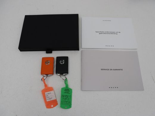 Volvo  V60 2.0 T8 Plug-in AWD Ultimate Bright | Panoramadak | Trekhaak | Leder | Stoelventilatie | 360 Camer... ActivLease financial lease