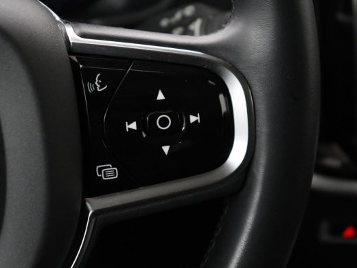Volvo  V60 2.0 T8 Plug-in AWD Ultimate Bright | Panoramadak | Trekhaak | Leder | Stoelventilatie | 360 Camer... ActivLease financial lease