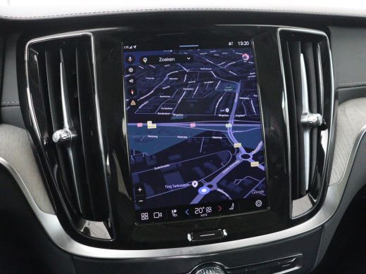 Volvo  V60 2.0 T8 Plug-in AWD Ultimate Bright | Panoramadak | Trekhaak | Leder | Stoelventilatie | 360 Camer... ActivLease financial lease