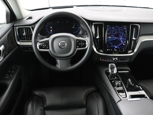 Volvo  V60 2.0 T8 Plug-in AWD Ultimate Bright | Panoramadak | Trekhaak | Leder | Stoelventilatie | 360 Camer... ActivLease financial lease