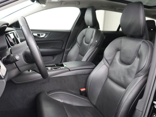 Volvo  V60 2.0 T8 Plug-in AWD Ultimate Bright | Panoramadak | Trekhaak | Leder | Stoelventilatie | 360 Camer... ActivLease financial lease
