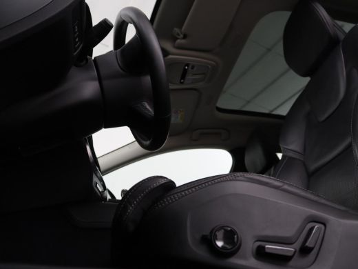 Volvo  V60 2.0 T8 Plug-in AWD Ultimate Bright | Panoramadak | Trekhaak | Leder | Stoelventilatie | 360 Camer... ActivLease financial lease