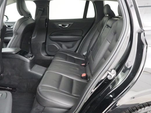 Volvo  V60 2.0 T8 Plug-in AWD Ultimate Bright | Panoramadak | Trekhaak | Leder | Stoelventilatie | 360 Camer... ActivLease financial lease