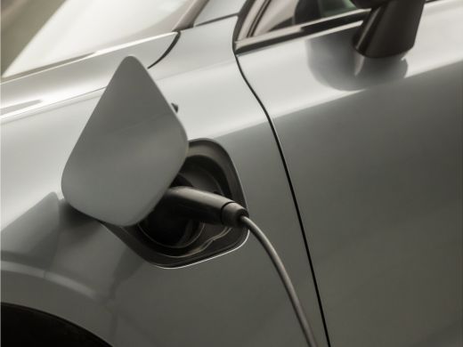 Volvo  V60 2.0 T8 Twin Engine AWD R-Design 391Pk Automaat (PANORAMADAK, MEMORY SEATS, LEDER, STOELVERWARMING... ActivLease financial lease