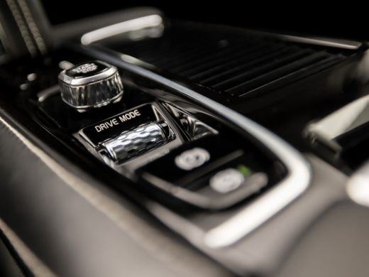 Volvo  V60 2.0 T8 Twin Engine AWD R-Design 391Pk Automaat (PANORAMADAK, MEMORY SEATS, LEDER, STOELVERWARMING... ActivLease financial lease