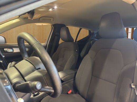 Volvo  XC40 T4 Recharge R-Design Parkeer camera | Parkeer sensoren | Navigatie | Climate control | ActivLease financial lease