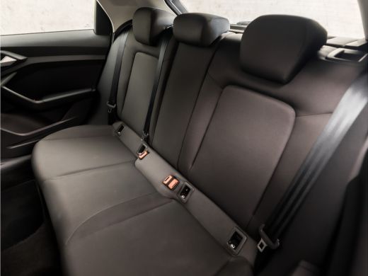 Audi A1 Sportback Sportback 30 TFSI S-Line Sport Automaat (APPLE CARPLAY, GROOT NAVI, CLIMATE, STOELVERWARMING, SPO... ActivLease financial lease