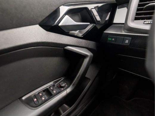Audi A1 Sportback Sportback 30 TFSI S-Line Sport Automaat (APPLE CARPLAY, GROOT NAVI, CLIMATE, STOELVERWARMING, SPO... ActivLease financial lease