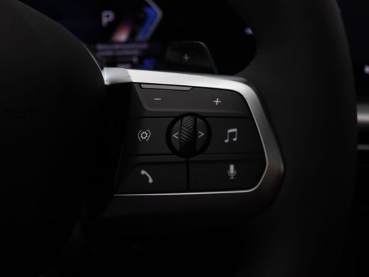 BMW X1 xDrive25e 245PK Aut. M-Sport, Pano-Schuifdak, Keyless, Digital Key, Stoelverwarming, LED verlicht... ActivLease financial lease