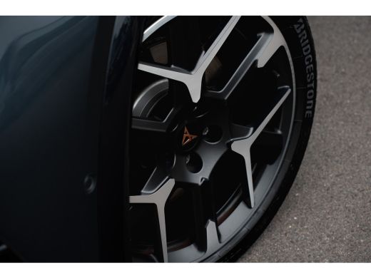 CUPRA Formentor 1.5 TSI e-Hybrid 272 PK VZ Performance Trekhaak | 360 Camera | Sennheiser | Panoramadak | Leder i... ActivLease financial lease