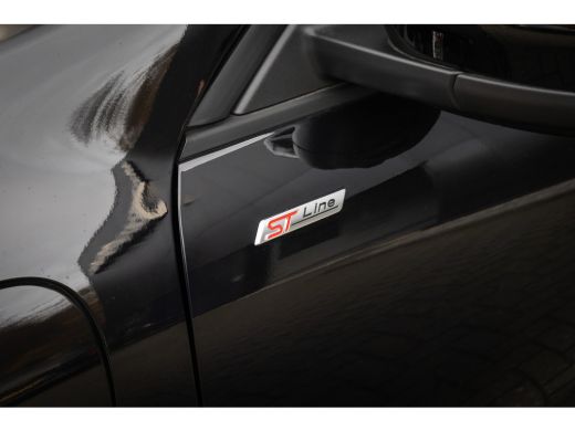 Ford Kuga 2.5 PHEV ST-Line X | Black-pack | Matrix LED | Panoramadak | Elec. trekhaak | 20'' | Winter-pack ... ActivLease financial lease