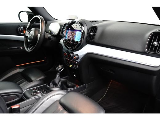 Mini Countryman 1.5 Cooper S E ALL4 Chili | Achterbank in delen neerklapbaar | Achteruitrijcamera | Apple Carplay... ActivLease financial lease
