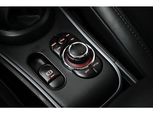 Mini Countryman 1.5 Cooper S E ALL4 Chili | Achterbank in delen neerklapbaar | Achteruitrijcamera | Apple Carplay... ActivLease financial lease