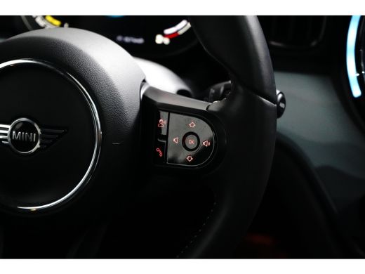 Mini Countryman 1.5 Cooper S E ALL4 Chili | Achterbank in delen neerklapbaar | Achteruitrijcamera | Apple Carplay... ActivLease financial lease