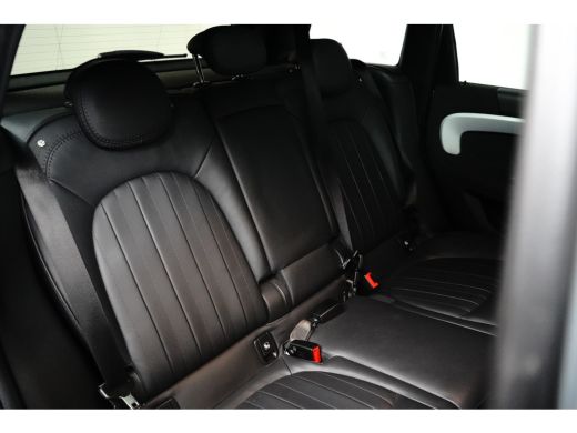 Mini Countryman 1.5 Cooper S E ALL4 Chili | Achterbank in delen neerklapbaar | Achteruitrijcamera | Apple Carplay... ActivLease financial lease