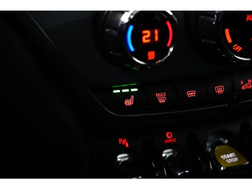 Mini Countryman 1.5 Cooper S E ALL4 Chili | Achterbank in delen neerklapbaar | Achteruitrijcamera | Apple Carplay... ActivLease financial lease