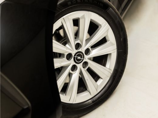 Opel Astra 1.2 Sport (APPLE CARPLAY, GROOT NAVI, GETINT GLAS, PARKEERSENSOREN, SPORTSTOELEN, CRUISE, ARMSTEU... ActivLease financial lease