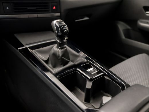 Opel Astra 1.2 Sport (APPLE CARPLAY, GROOT NAVI, GETINT GLAS, PARKEERSENSOREN, SPORTSTOELEN, CRUISE, ARMSTEU... ActivLease financial lease