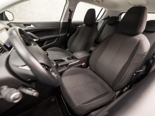 Peugeot 308 1.2 PureTech Sport (VIRTUAL COCKPIT, APPLE CARPLAY, GROOT NAVI, PARKEERSENSOREN, SPORTSTOELEN, LM... ActivLease financial lease