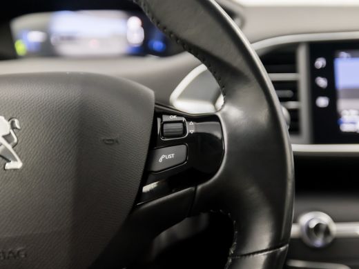 Peugeot 308 1.2 PureTech Sport (VIRTUAL COCKPIT, APPLE CARPLAY, GROOT NAVI, PARKEERSENSOREN, SPORTSTOELEN, LM... ActivLease financial lease