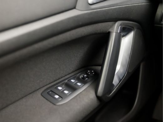 Peugeot 308 1.2 PureTech Sport (VIRTUAL COCKPIT, APPLE CARPLAY, GROOT NAVI, PARKEERSENSOREN, SPORTSTOELEN, LM... ActivLease financial lease