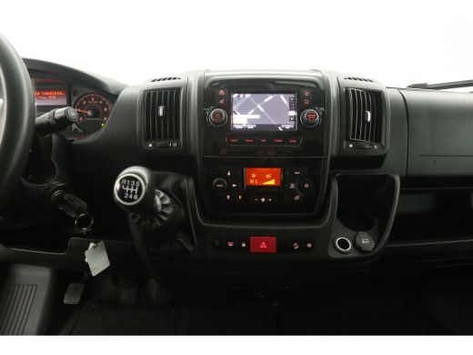 Peugeot Boxer 2.2 BlueHDi 165PK L2H2 | 3000KG Trekgew. | Airco | Cruise | Camera | Navi | Trekhaak | 2xSchuifdeur ActivLease financial lease