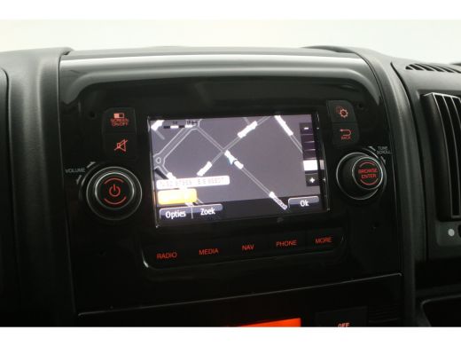 Peugeot Boxer 2.2 BlueHDi 165PK L2H2 | 3000KG Trekgew. | Airco | Cruise | Camera | Navi | Trekhaak | 2xSchuifdeur ActivLease financial lease