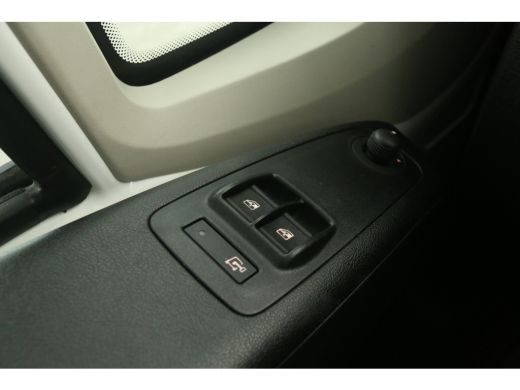 Peugeot Boxer 2.2 BlueHDi 165PK L2H2 | 3000KG Trekgew. | Airco | Cruise | Camera | Navi | Trekhaak | 2xSchuifdeur ActivLease financial lease