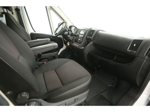 Peugeot Boxer 2.2 BlueHDi 165PK L2H2 | 3000KG Trekgew. | Airco | Cruise | Camera | Navi | Trekhaak | 2xSchuifdeur ActivLease financial lease