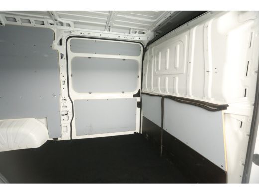 Peugeot Boxer 2.2 BlueHDi 165PK L2H2 | 3000KG Trekgew. | Airco | Cruise | Camera | Navi | Trekhaak | 2xSchuifdeur ActivLease financial lease