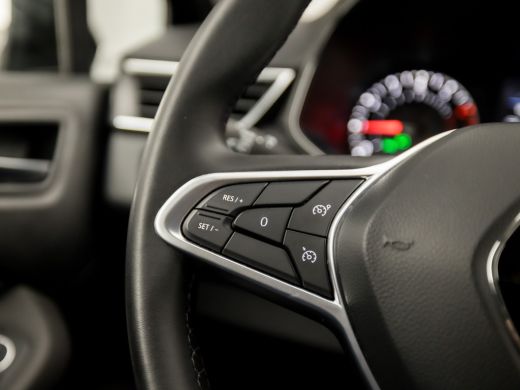 Renault Clio 1.0 TCe 90 Equilibre Sport (APPLE CARPLAY, GROOT NAVI, LM VELGEN, PARKEERSENSOREN, SPORTSTOELEN, ... ActivLease financial lease