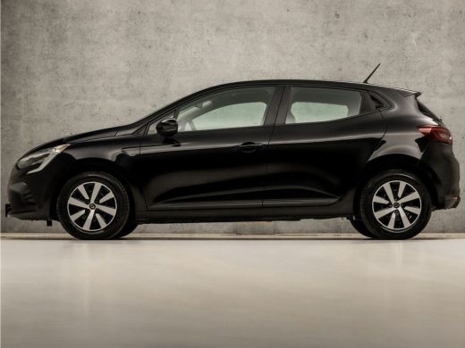Renault Clio 1.0 TCe 90 Equilibre Sport (APPLE CARPLAY, GROOT NAVI, LM VELGEN, PARKEERSENSOREN, SPORTSTOELEN, ... ActivLease financial lease