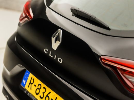 Renault Clio 1.0 TCe 90 Equilibre Sport (APPLE CARPLAY, GROOT NAVI, LM VELGEN, PARKEERSENSOREN, SPORTSTOELEN, ... ActivLease financial lease