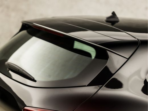 Renault Clio 1.0 TCe 90 Equilibre Sport (APPLE CARPLAY, GROOT NAVI, LM VELGEN, PARKEERSENSOREN, SPORTSTOELEN, ... ActivLease financial lease