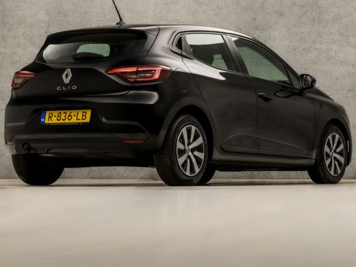 Renault Clio 1.0 TCe 90 Equilibre Sport (APPLE CARPLAY, GROOT NAVI, LM VELGEN, PARKEERSENSOREN, SPORTSTOELEN, ... ActivLease financial lease