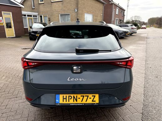 Seat Leon Sportstourer 1.5 TSI Style Business Intense Camera, App Connect, Led ActivLease financial lease