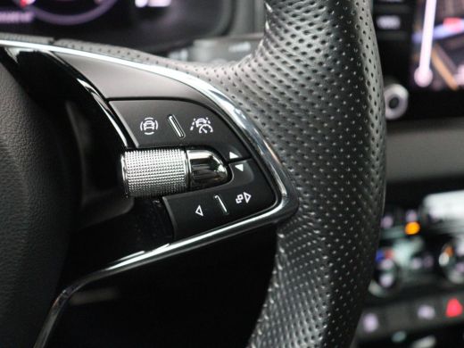 Skoda Karoq 1.5 TSI Sportline | Panoramadak | Stoelverwarming | Virtual Cockpit | Adaptive cruise | Canton Au... ActivLease financial lease