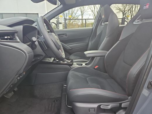 Toyota Corolla Cross Hybrid 180 GR Sport ActivLease financial lease