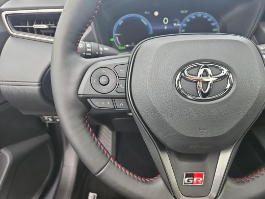 Toyota Corolla Cross Hybrid 180 GR Sport ActivLease financial lease